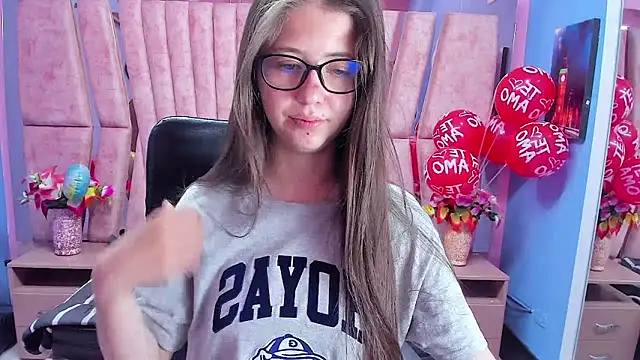 sarah sweett  online show from December 21, 3:03 pm