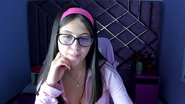 sarah sweett  online show from April 30, 2:13 pm