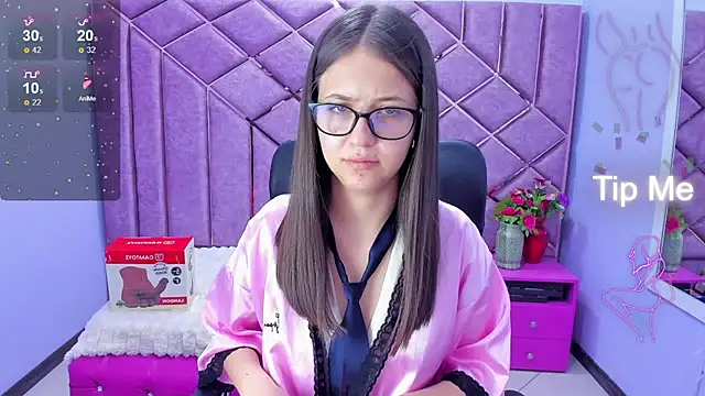 sarah sweett  online show from May 12, 3:51 pm