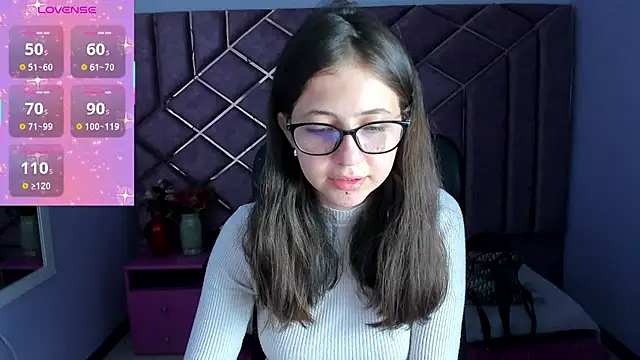 sarah sweett  online show from April 29, 2:54 pm