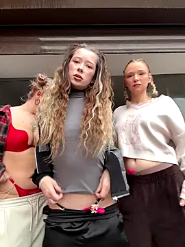 Snapshot of RollDolls chatting on November 20, 5:08 am RollDolls online show from November 20, 5:08 am