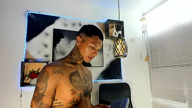 The boy dreams1 online show from October 1, 8:35 pm