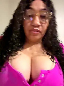 Snapshot of Adri-x chatting on October 11, 2:34 am Adri-x online show from October 11, 2:34 am