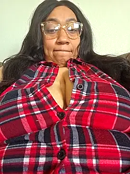 Snapshot of Adri-x chatting on October 6, 5:24 pm Adri-x online show from October 6, 5:24 pm