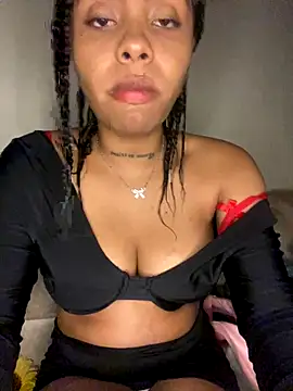 Snapshot of Itanydiorr chatting on November 30, 3:40 am Itanydiorr online show from November 30, 3:40 am