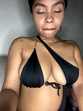 Snapshot of Itanydiorr chatting on December 3, 6:47 am Itanydiorr online show from December 3, 6:47 am