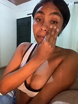 Snapshot of Itanydiorr chatting on November 14, 3:32 am Itanydiorr online show from November 14, 3:32 am