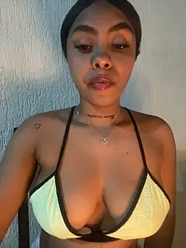 Snapshot of Itanydiorr chatting on October 29, 2:43 am Itanydiorr online show from October 29, 2:43 am