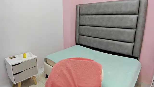 lorerivas online show from November 8, 2:53 pm