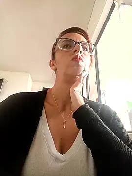 Jade 1-9 online show from November 28, 2:39 pm