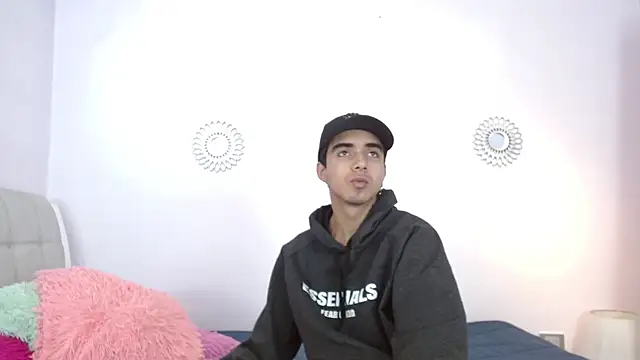 Hottie Guy online show from November 24, 5:57 pm