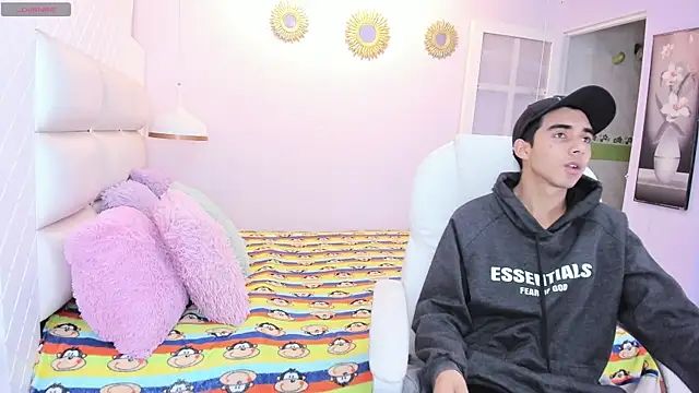 Hottie Guy online show from October 28, 5:56 pm