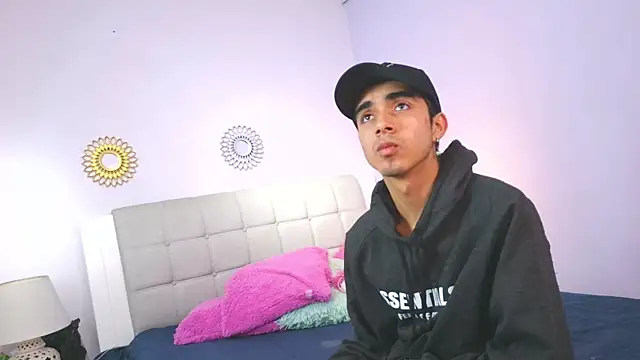 Hottie Guy online show from November 5, 5:38 pm