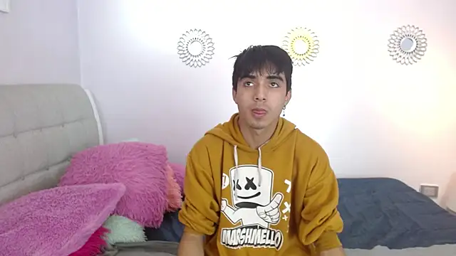 Hottie Guy online show from November 25, 5:57 pm