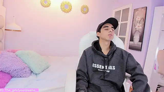 Hottie Guy online show from November 20, 5:46 pm