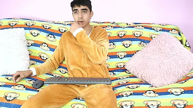 Hottie Guy online show from October 9, 3:23 pm