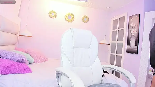 Hottie Guy online show from November 12, 12:20 pm