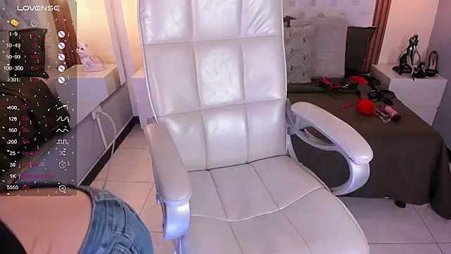 GabrielaaStone online show from November 9, 4:49 am