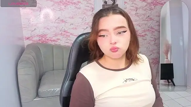 mia foster t online show from February 14, 1:22 pm