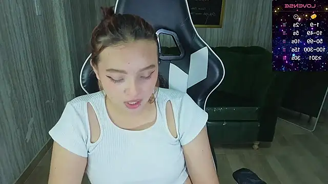 mia foster t online show from November 13, 12:47 am