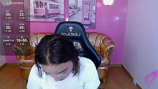 mia foster t online show from November 22, 12:59 pm