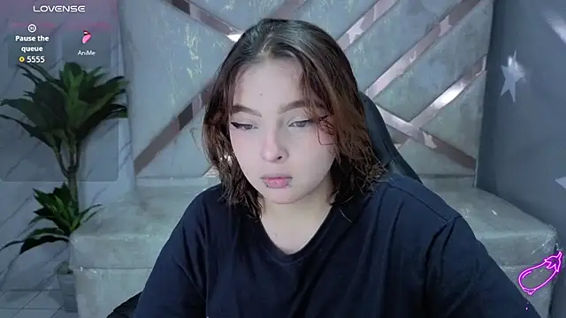 mia foster t online show from March 8, 1:03 pm