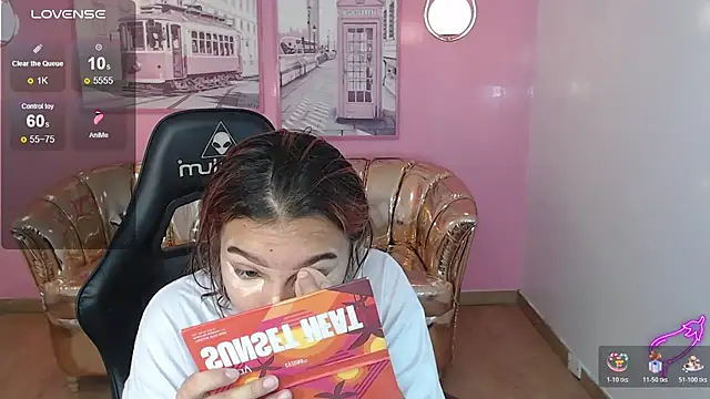 mia foster t online show from November 17, 12:53 pm