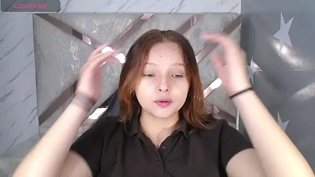 mia foster t online show from April 15, 1:26 pm