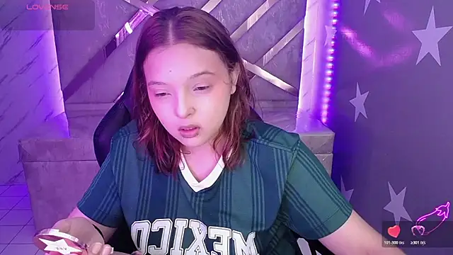Snapshot of mia_foster_t chatting on May 12, 1:17 pm mia foster t online show from May 12, 1:17 pm
