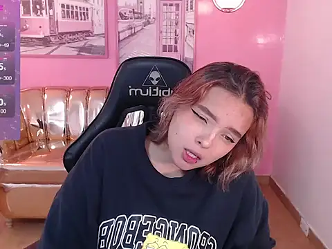 mia foster t online show from October 25, 12:04 pm