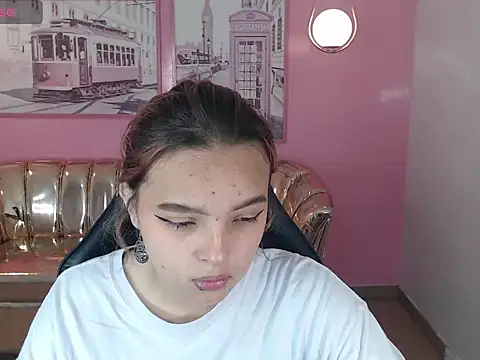 mia foster t online show from November 1, 12:43 pm