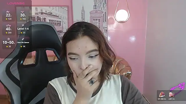 mia foster t online show from December 21, 1:24 pm