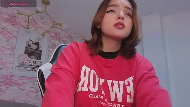 mia foster t online show from February 26, 1:33 pm