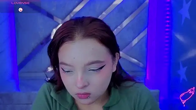 Snapshot of mia_foster_t chatting on June 4, 1:05 pm mia foster t online show from June 4, 1:05 pm