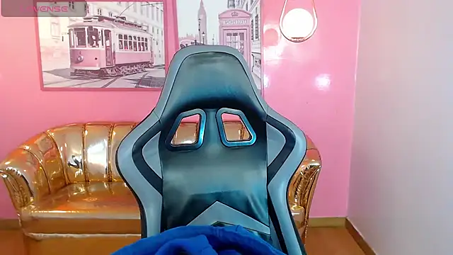 mia foster t online show from December 20, 1:03 pm