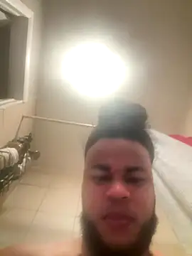 familia0210 online show from November 2, 6:18 am