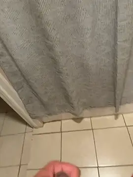 familia0210 online show from October 29, 6:01 am