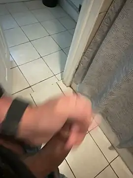 familia0210 online show from October 28, 1:10 pm