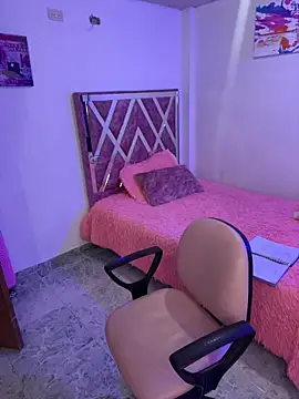 mitschellfox21 online show from November 4, 4:27 am