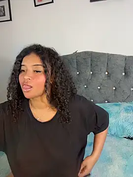 mitschellfox21 online show from February 26, 10:43 pm