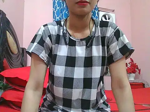 Snapshot of night_queeen7 chatting on October 21, 7:57 pm night queeen7 online show from October 21, 7:57 pm