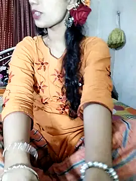Snapshot of night_queeen7 chatting on October 3, 6:31 pm night queeen7 online show from October 3, 6:31 pm