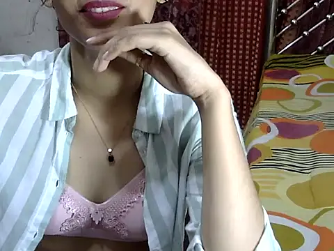 Snapshot of night_queeen7 chatting on October 6, 12:12 am night queeen7 online show from October 6, 12:12 am
