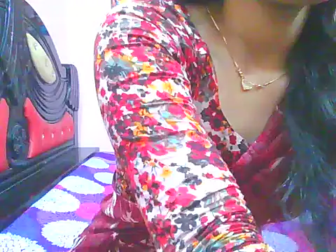 Snapshot of night_queeen7 chatting on November 27, 8:42 pm night queeen7 online show from November 27, 8:42 pm