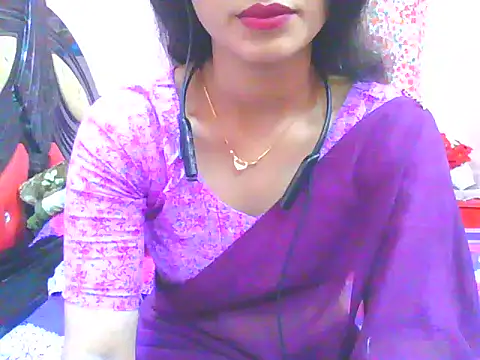 Snapshot of night_queeen7 chatting on November 22, 8:29 pm night queeen7 online show from November 22, 8:29 pm