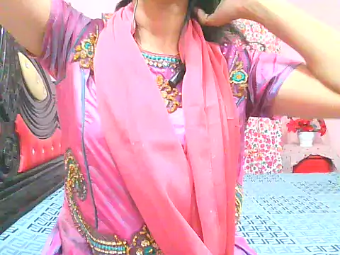 Snapshot of night_queeen7 chatting on November 17, 7:29 pm night queeen7 online show from November 17, 7:29 pm