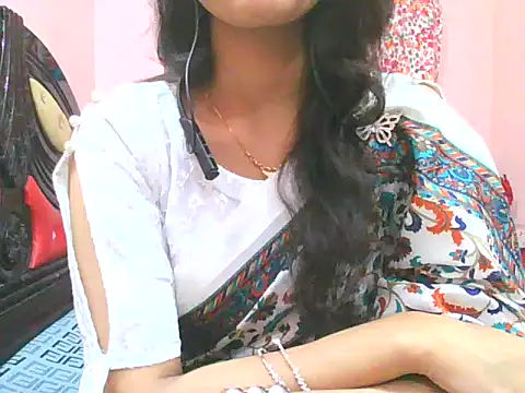 Snapshot of night_queeen7 chatting on November 14, 7:06 pm night queeen7 online show from November 14, 7:06 pm