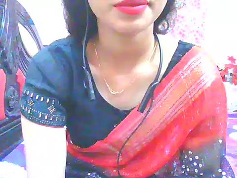 Snapshot of night_queeen7 chatting on November 24, 7:36 pm night queeen7 online show from November 24, 7:36 pm