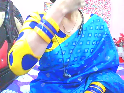 Snapshot of night_queeen7 chatting on November 25, 6:52 pm night queeen7 online show from November 25, 6:52 pm