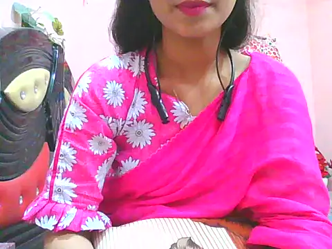 Snapshot of night_queeen7 chatting on November 5, 7:39 pm night queeen7 online show from November 5, 7:39 pm